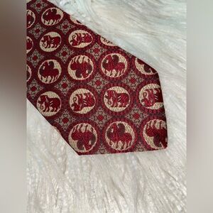 Elegant Burgundy Elephant Pattern Men's Tie